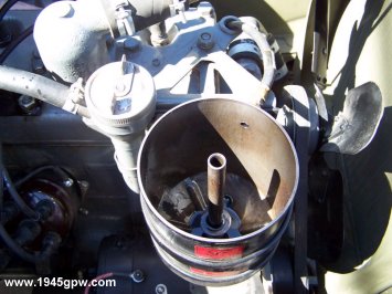 Here you see the filter housing is empty and there is no particles in the housing.